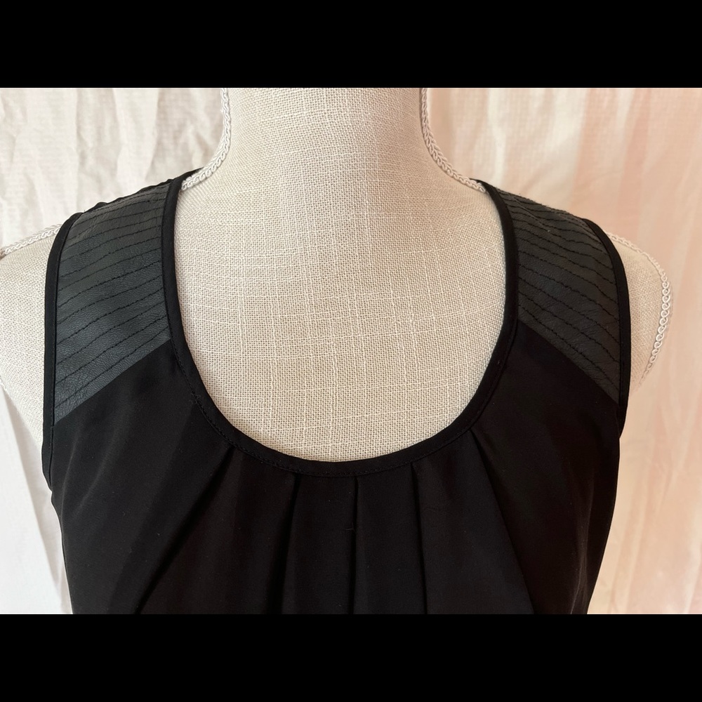 Tank style blouse - Picture 2 of 4